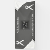 White Standard Ribbon von Kenneth Yoncich Banner (Vertikal)