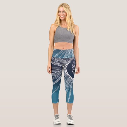 White Sun Moon Mandala Blue Gradient Design Capri Leggings (Vorderseite)