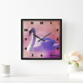 White Swan floating on a misty lake Quadratische Wanduhr (Zuhause)