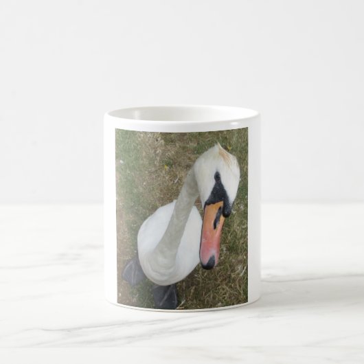 White Swan Nah-Up auf einer Tasse (Mittel)