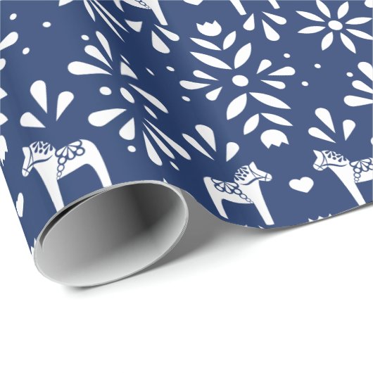 White Swedish Dala Horse on Navy Blue Holiday Geschenkpapier (Rolleneckpunkt)