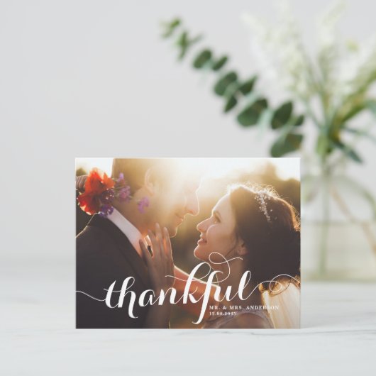 White Thankful Calligraphy Foto Wedding Danke Postkarte (Stehend Vorderseite)