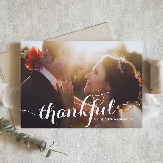 White Thankful Modern Calligraphy Foto Wedding Dankeskarte