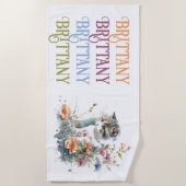 White Tiger Kitten in Blume Monogram Strandtuch (Vorderseite)