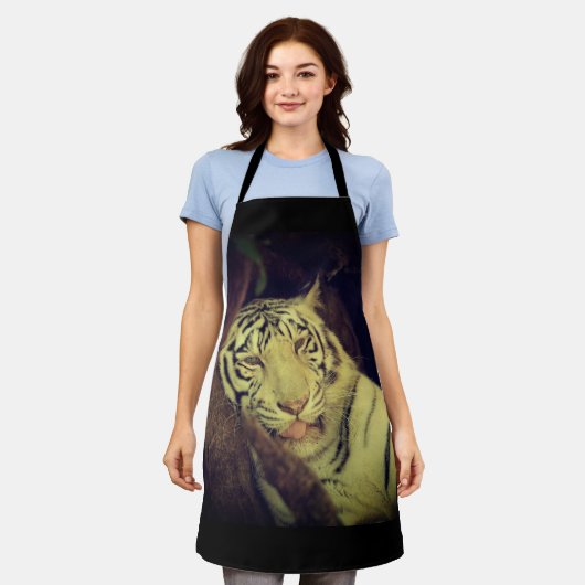 White Tiger Schürze (Getragen)
