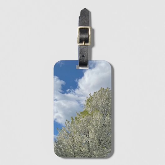 White Tree Blue Sky Clouds Photo Gepäckanhänger (Vorderseite Vertikal)