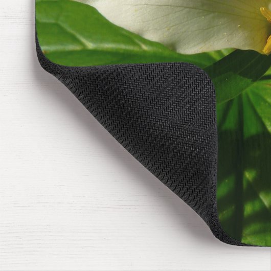 White Trillium Blume Spring Wildblume Mousepad (Ecke)