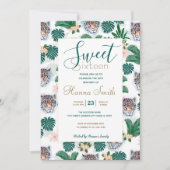 White Tropical Floral Foliage and Leopard Faces Einladung (Vorderseite)