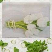 White Tulip Bouquet Spring Wedding Save the Date Geschirrtuch (Gefaltet)