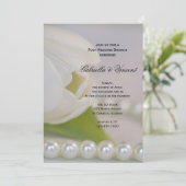 White Tulip Pearls Post Wedding Brunch Einladung (Stehend Vorderseite)