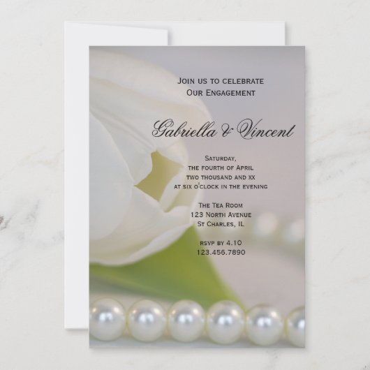 White Tulip und Pearls Spring Engagement Party Einladung (Vorderseite)