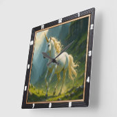 White Unicorn Misty Forest Quadratische Wanduhr (Winkel)