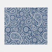 White Vintag Paisley Pattern on Royal Blue Fleecedecke (Vorderseite (Horizontal))