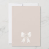 White Watercolor Bow Baby Dusche minimalistisch Einladung (Rückseite)