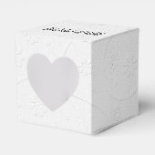 White Wedding Embossed Blume Geschenkschachtel (Vorderseite)