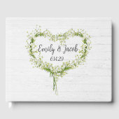 White Wedding Lily Herz auf Holz Gästebuch (Vorderseite)