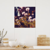 White Wildlowers in Sunlight Lila Bokeh Poster (Küche)