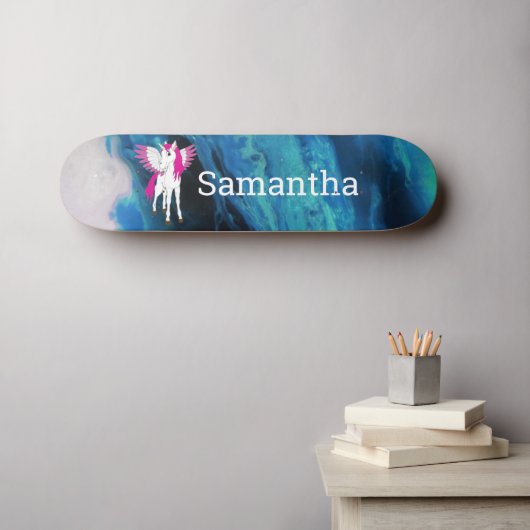 White Wing Skateboard Unicorn (Wandkunst (Horz))