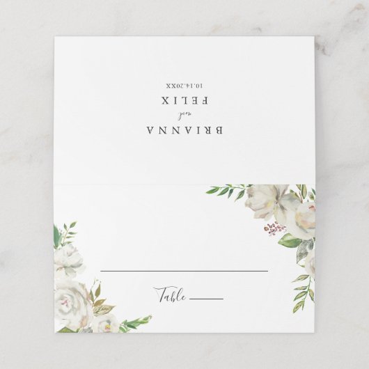 White Winter Peony Floral Wedding Platzkarte (Außenseite Aufgefaltet)