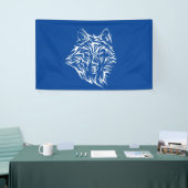 White Wolf Head auf Blue Banner (Messeveranstaltung)