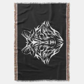 White Wolf Kopf auf schwarz Decke (Vorderseite Vertikal)