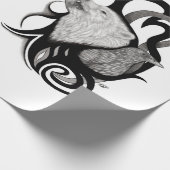 White Wolf mit Raven Tribal Art Geschenkpapier (Ecke)