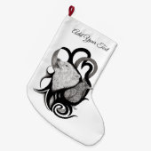 White Wolf mit Raven Tribal Art Großer Weihnachtsstrumpf (Vorderansicht (hängend))