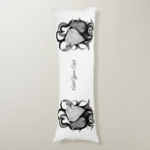 White Wolf mit Raven Tribal Art Seitenschläferkissen (Vorderseite Vertikal)