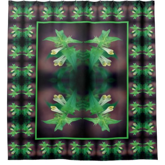 White Woodland Wildflower Floral Art Pattern Duschvorhang (Vorderseite)