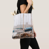 WHITE YACHT AUF BAY TASCHE (Von Nahem)