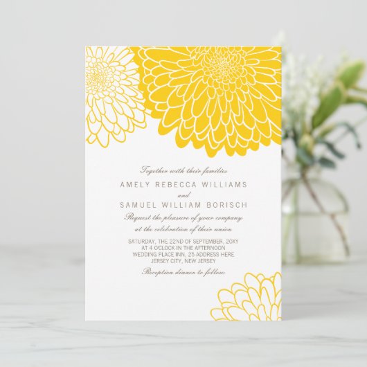 White Yellow Chrysanthemum Simple QR UAWG Wedding Einladung (Stehend Vorderseite)