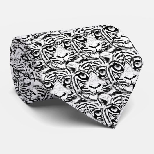 White Young Tiger Face Pattern auf schwarz Krawatte (Gerollt)