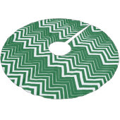 White Zigzag Zickzack über grünem Hintergrund Polyester Weihnachtsbaumdecke (Schrägansicht)