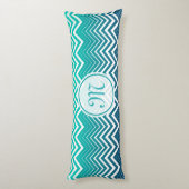 White Zigzag Zickzack und blau-grün Hintergrund Seitenschläferkissen (Rückseite (Vertikal))