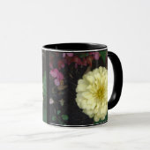 White Zinnia Tasse (VorderseiteRechts)