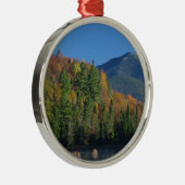 Whiteface Berg über wenigem Cherrypatch Teich Silbernes Ornament (Rechts)