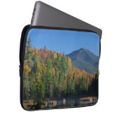 Whiteface Mountain über dem kleinen Cherrypatch Po Laptopschutzhülle (Vorne Rechts)