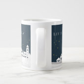 Whitepaper beherbergt Winter Scene Editable Text Jumbo-Tasse (Rückseite)