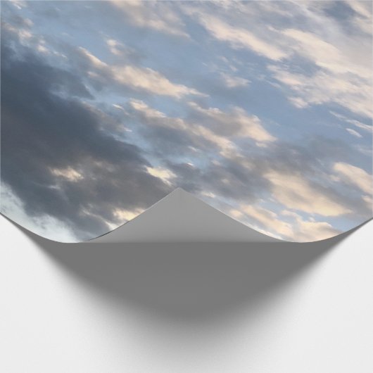 Whitepaper zu Blueish Clouds Geschenkpapier (Ecke)