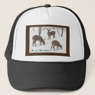 Whitetail Deer in Snowy Woods - Frohe Weihnachten Truckerkappe