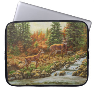 Whitetail Deer und Wasserfall Laptopschutzhülle