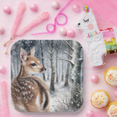 Whitetail Fawn im Winterwald Pappteller (Party)