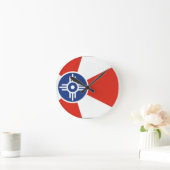 Wichita Kansas ICT Flag Runde Wanduhr (Zuhause)