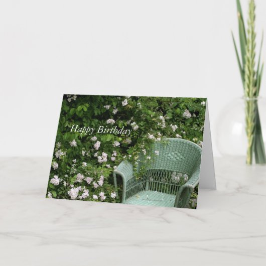 Wicker Stuhl unter Blüten Geburtstagskarte Karte (Vorderseite)