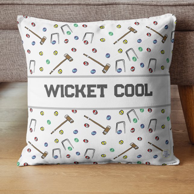 Wicket Cool Croquet Pun Hand-Illustriert Whimsical Kissen (Revel in whimsy and sophistication as you relax in the company of our unique 'Wicket Cool' pillow.)
