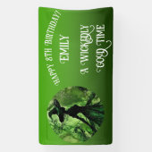 Wickly gut gestrichen Hexe jedes Alters Geburtstag Banner (Vertikal)