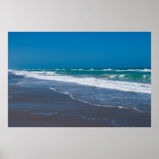 Wide Shot Waves Middle Cove Poster (Vorne)