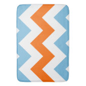 Wide Zigzag Muster Orange White & Blue Badematte (Vorderseite Vertikal)