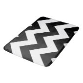 Wide Zigzag Muster Schwarz & Weiß Badematte (Schrägansicht)
