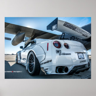 Widebody Nissan GT-R Libertywalk R35 mit Flugzeug Poster